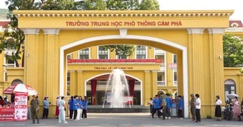 Kỷ luật 3 người liên quan phản ánh giám thị yêu cầu thí sinh cho bạn xem bài thi tốt nghiệp THPT