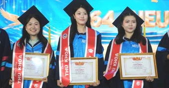 Kỷ lục một đại học có hơn 50% sinh viên tốt nghiệp xuất sắc, 17 em đạt 4.0