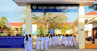 Lâm Đồng giảm áp lực tuyển sinh lớp 10: Xét tuyển vào   trường THPT không chuyên