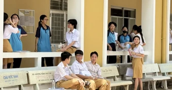 Lâm Đồng: Một thí sinh bị đình chỉ thi do mang điện thoại vào phòng thi