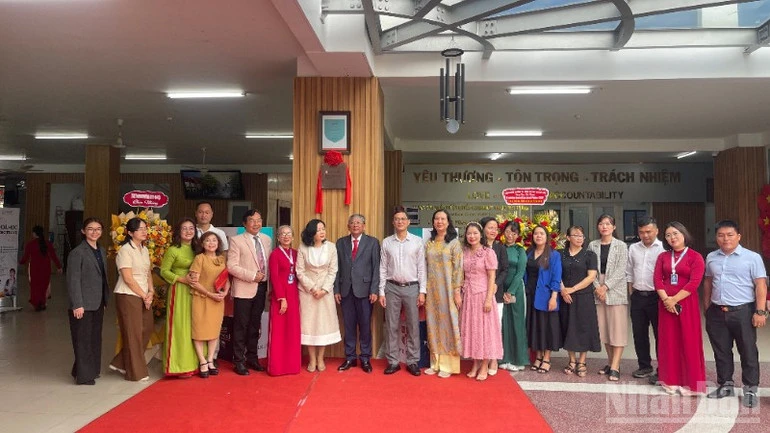 Lâm Đồng: Trường Lê Quý Đôn đón nhận Cambridge English Educational Partner Lâm Đồng: Trường Lê Quý Đôn đón nhận Cambridge English Educational Partner