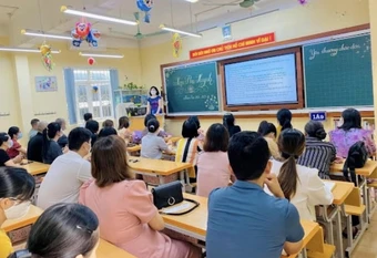 Lạm thu đầu năm học: Phụ huynh phản ánh, ai chịu trách nhiệm xử lý?