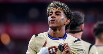 Lamine Yamal ghi 50 bàn chuyên nghiệp: Messi và Ronaldo đều thua