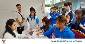 Lần đầu có điểm sàn ngành Luật, thí sinh cần lưu ý gì khi đăng ký nguyện vọng?