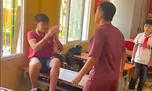 Lào Cai: Nam sinh lớp 9 dùng chổi đánh bạn, bị can ngăn vẫn tiếp tục ra tay