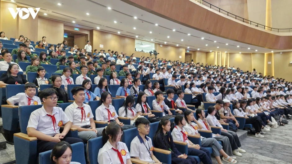 Lào Cai tuyên dương gần 270 học sinh có thành tích xuất sắc năm học 2025-2026 Lào Cai tuyên dương gần 270 học sinh có thành tích xuất sắc năm học 2025-2026