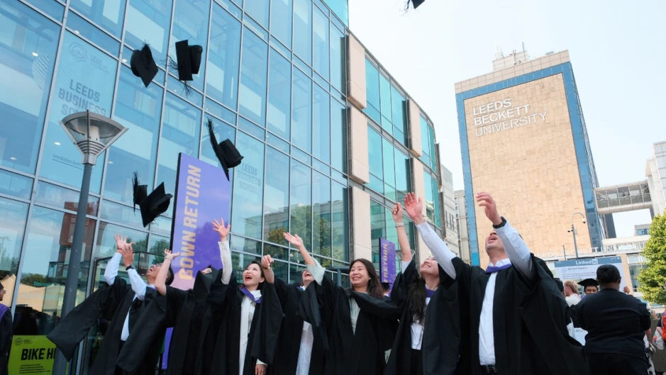 Leeds Beckett MBA: MBA chuẩn Anh Quốc, học tại Việt Nam, nhận bằng tại Anh