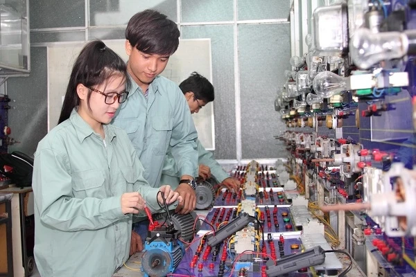 Liên thông lên ĐH: Chuyển “học gì công nhận nấy” sang đánh giá năng lực thực tế Liên thông lên ĐH: Chuyển “học gì công nhận nấy” sang đánh giá năng lực thực tế
