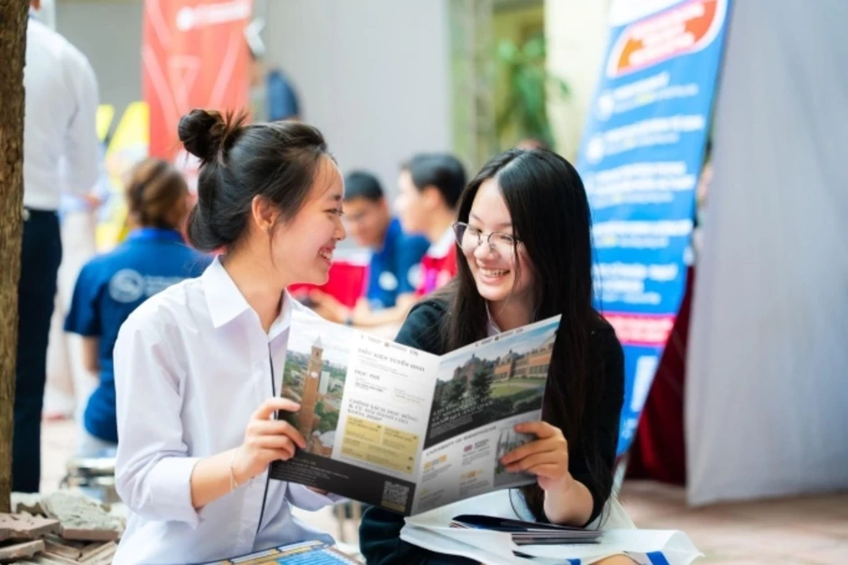Lộ trình du học '2+2' giúp sinh viên nhận bằng top 1% thế giới Lộ trình du học '2+2' giúp sinh viên nhận bằng top 1% thế giới