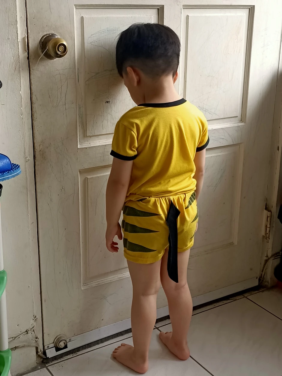 Loạt ảnh trẻ con chịu "hình phạt quốc dân" gây sốt: Cứ 10 người xem là 9 người thấy bóng dáng tuổi thơ mình Loạt ảnh trẻ con chịu "hình phạt quốc dân" gây sốt: Cứ 10 người xem là 9 người thấy bóng dáng tuổi thơ mình