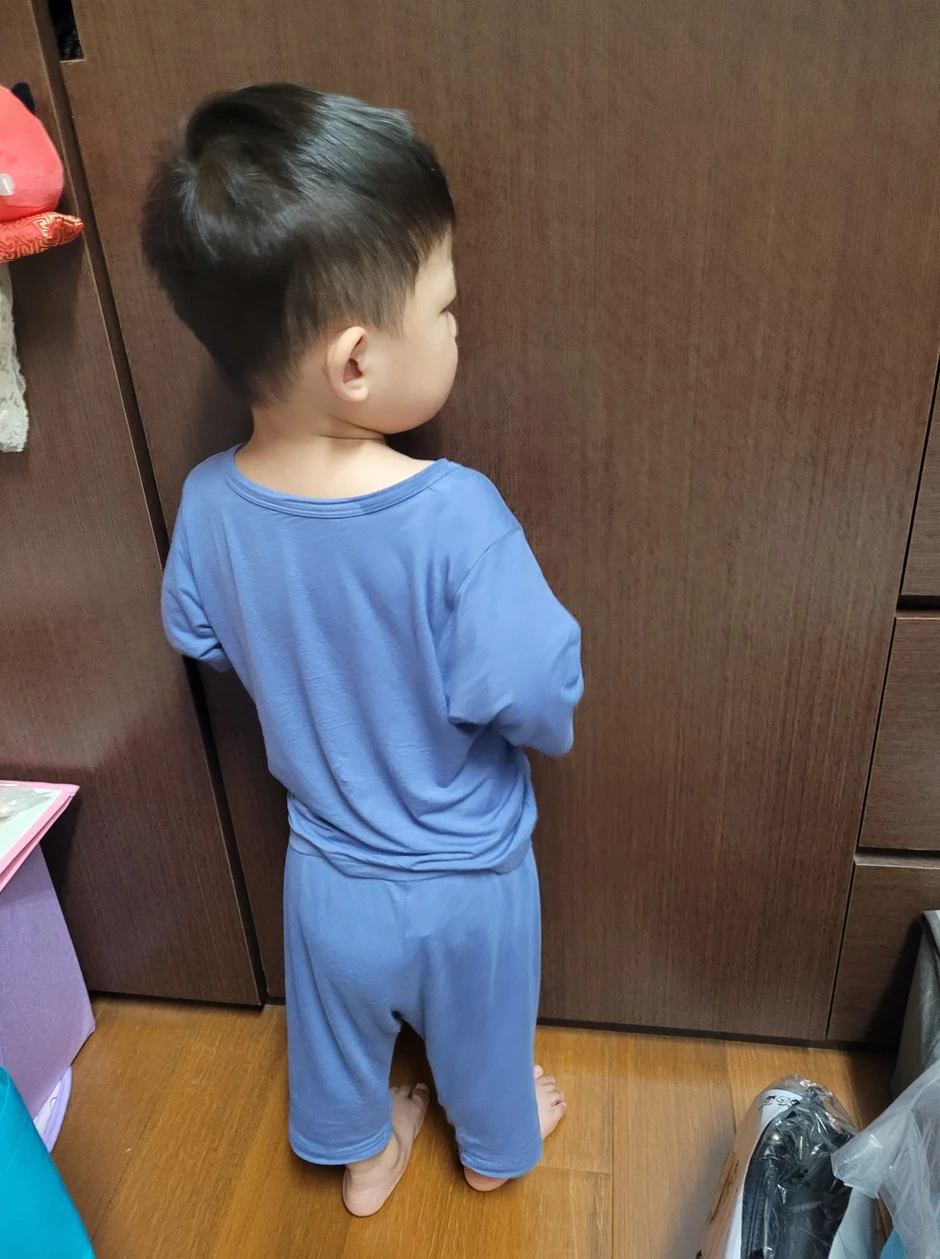 Loạt ảnh trẻ con chịu "hình phạt quốc dân" gây sốt: Cứ 10 người xem là 9 người thấy bóng dáng tuổi thơ mình Loạt ảnh trẻ con chịu "hình phạt quốc dân" gây sốt: Cứ 10 người xem là 9 người thấy bóng dáng tuổi thơ mình