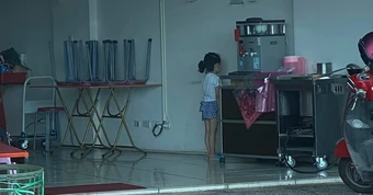 Loạt ảnh trẻ con chịu "hình phạt quốc dân" gây sốt: Cứ 10 người xem là 9 người thấy bóng dáng tuổi thơ mình