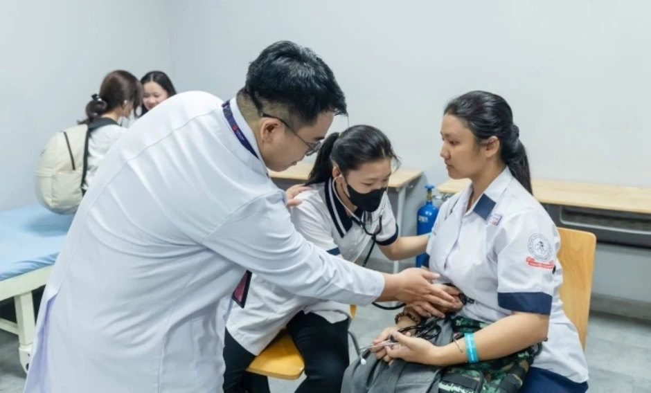 Loạt đại học tuyển ngành Y khoa bằng tổ hợp có Văn, Sử, Tin học Loạt đại học tuyển ngành Y khoa bằng tổ hợp có Văn, Sử, Tin học