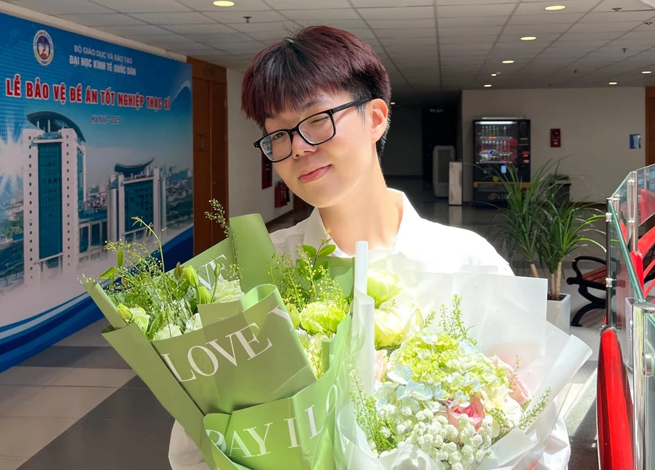 Loạt sinh viên tốt nghiệp sớm với điểm tuyệt đối tại Đại học Kinh tế Quốc dân