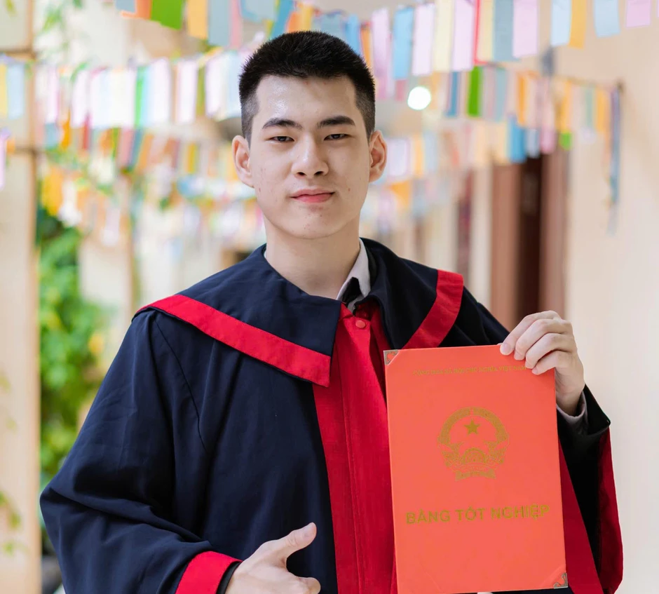 Loạt sinh viên tốt nghiệp sớm với điểm tuyệt đối tại Đại học Kinh tế Quốc dân
