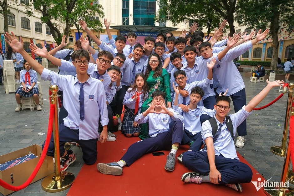 Lời chúc 8/3 cho cô giáo ngắn gọn, ý nghĩa năm 2026 Lời chúc 8/3 cho cô giáo ngắn gọn, ý nghĩa năm 2026