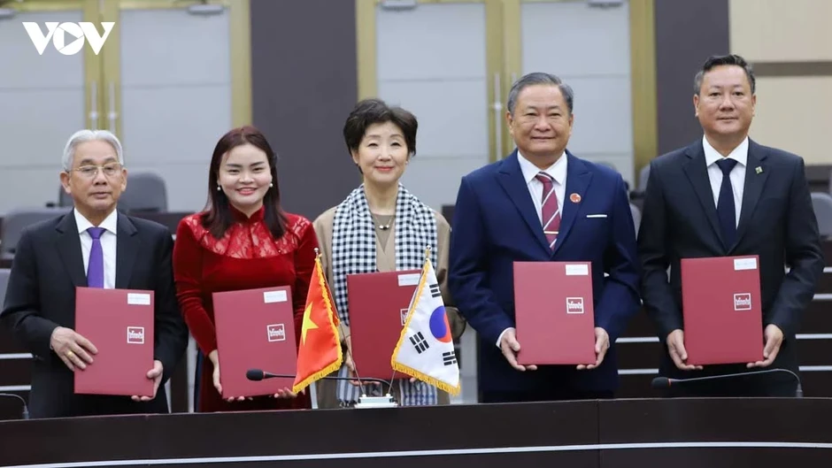 Lời giải cho đào tạo nguồn nhân lực AI và bán dẫn tại Việt Nam Lời giải cho đào tạo nguồn nhân lực AI và bán dẫn tại Việt Nam