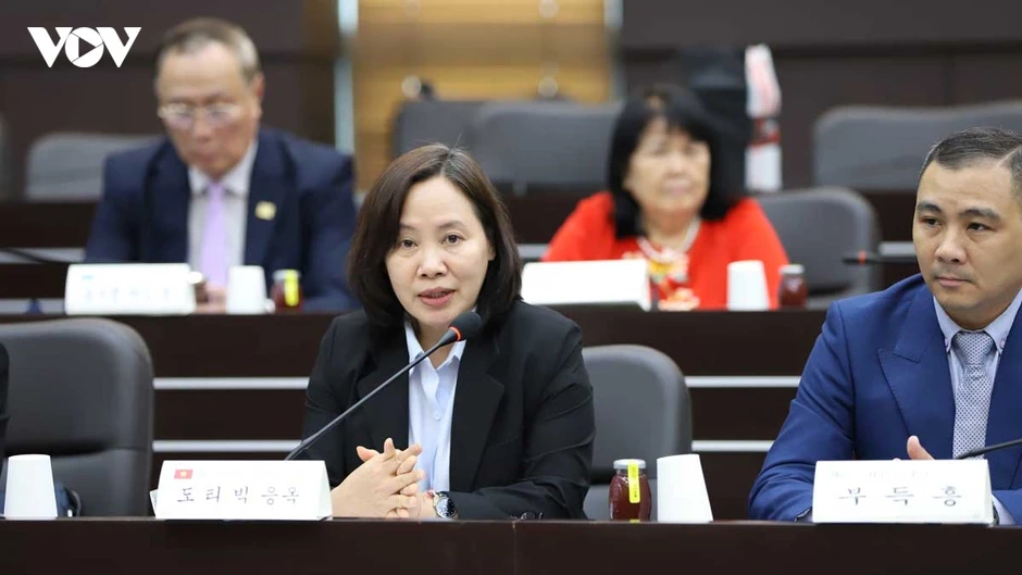 Lời giải cho đào tạo nguồn nhân lực AI và bán dẫn tại Việt Nam Lời giải cho đào tạo nguồn nhân lực AI và bán dẫn tại Việt Nam