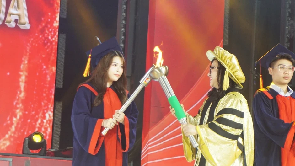 Lời tâm sự xúc động tại lễ tri ân và trưởng thành của học sinh lớp 12 Lời tâm sự xúc động tại lễ tri ân và trưởng thành của học sinh lớp 12