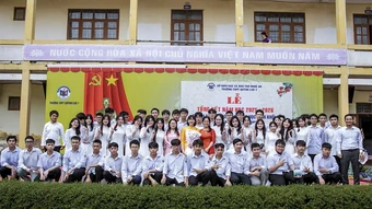 Lớp học có cả thủ khoa, á khoa khối A00 tỉnh Nghệ An