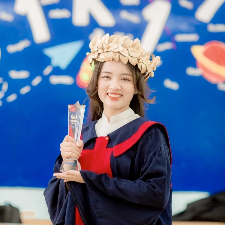 Lớp trưởng xinh đẹp tốt nghiệp xuất sắc Ngoại thương, học bổng liên tiếp 6 kỳ Lớp trưởng xinh đẹp tốt nghiệp xuất sắc Ngoại thương, học bổng liên tiếp 6 kỳ