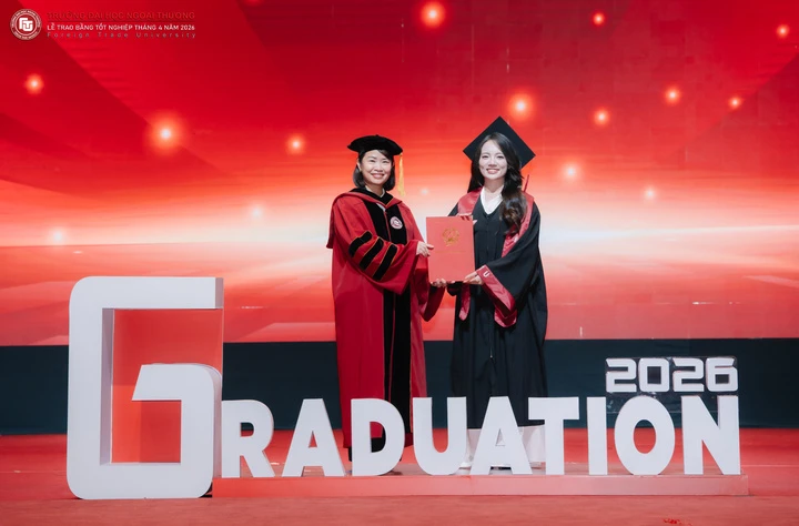 Lớp trưởng xinh đẹp tốt nghiệp xuất sắc Ngoại thương, học bổng liên tiếp 6 kỳ Lớp trưởng xinh đẹp tốt nghiệp xuất sắc Ngoại thương, học bổng liên tiếp 6 kỳ