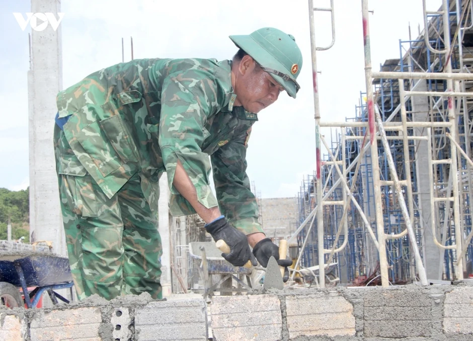Lực lượng vũ trang “chia lửa” xây dựng trường nội trú liên cấp vùng biên Gia Lai Lực lượng vũ trang “chia lửa” xây dựng trường nội trú liên cấp vùng biên Gia Lai