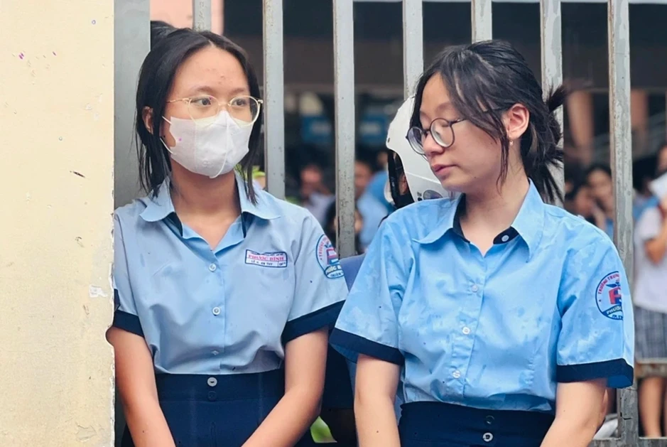 Lý do kỳ thi lớp 10 ở TPHCM luôn "nóng", hơn 50.000 học sinh phải rẽ hướng Lý do kỳ thi lớp 10 ở TPHCM luôn "nóng", hơn 50.000 học sinh phải rẽ hướng