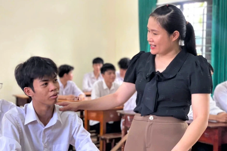 Lý do một lớp không chuyên có 9 em đạt điểm 10 môn toán Lý do một lớp không chuyên có 9 em đạt điểm 10 môn toán