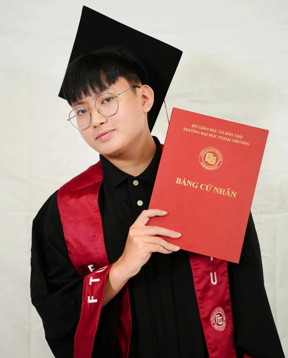 Lý do nam sinh chuyên văn đạt thủ khoa 4.0 trường top đầu về kinh tế Lý do nam sinh chuyên văn đạt thủ khoa 4.0 trường top đầu về kinh tế