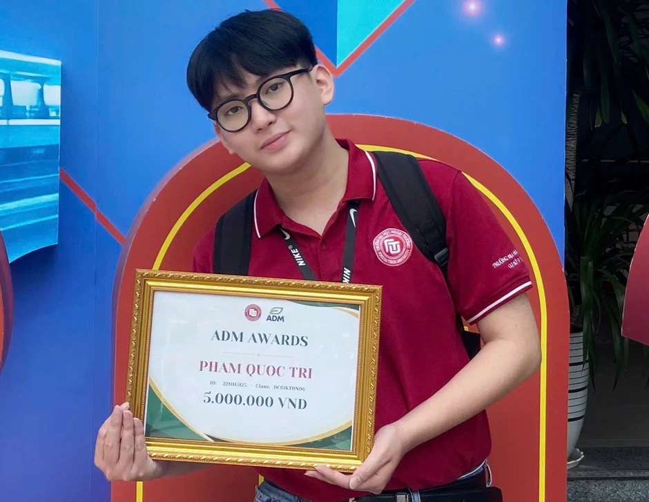 Lý do nam sinh chuyên văn đạt thủ khoa 4.0 trường top đầu về kinh tế Lý do nam sinh chuyên văn đạt thủ khoa 4.0 trường top đầu về kinh tế