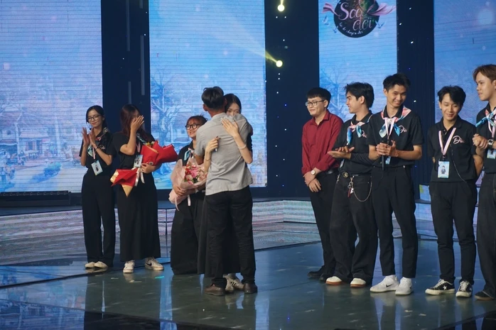 Mãn nhãn chương trình biểu diễn dự án tốt nghiệp của sinh viên Mãn nhãn chương trình biểu diễn dự án tốt nghiệp của sinh viên