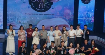 Mãn nhãn chương trình biểu diễn dự án tốt nghiệp của sinh viên