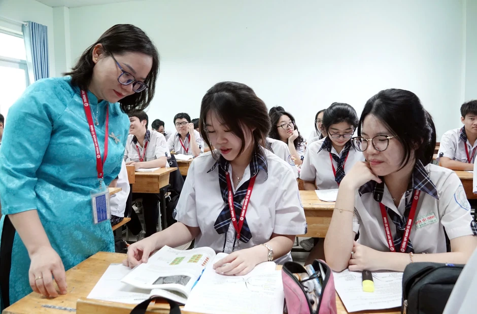 Miễn phí sách giáo khoa: Không nhất thiết áp dụng đại trà cho tất cả học sinh Miễn phí sách giáo khoa: Không nhất thiết áp dụng đại trà cho tất cả học sinh