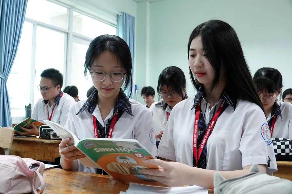 Miễn phí sách giáo khoa: Không nhất thiết áp dụng đại trà cho tất cả học sinh Miễn phí sách giáo khoa: Không nhất thiết áp dụng đại trà cho tất cả học sinh