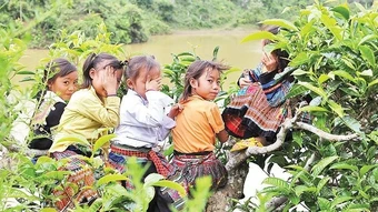 Mở rộng chính sách ưu tiên, hỗ trợ người học dân tộc thiểu số rất ít người
