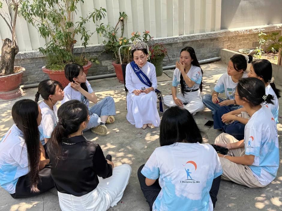 Mối nguy khi học sinh sử dụng mạng xã hội vào khung giờ khuya Mối nguy khi học sinh sử dụng mạng xã hội vào khung giờ khuya