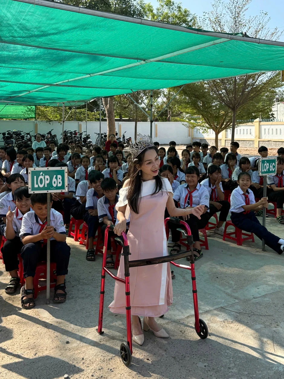 Mối nguy khi học sinh sử dụng mạng xã hội vào khung giờ khuya Mối nguy khi học sinh sử dụng mạng xã hội vào khung giờ khuya