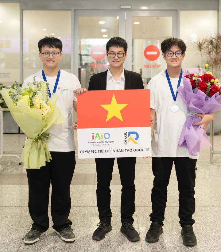 Một lớp chuyên Hà Nội giành cú đúp Huy chương Bạc Olympic Trí tuệ nhân tạo 2026 Một lớp chuyên Hà Nội giành cú đúp Huy chương Bạc Olympic Trí tuệ nhân tạo 2026