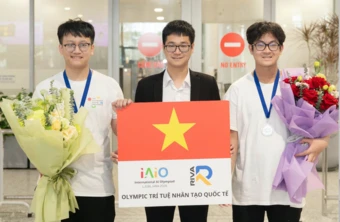 Một lớp chuyên Hà Nội giành cú đúp Huy chương Bạc Olympic Trí tuệ nhân tạo 2026