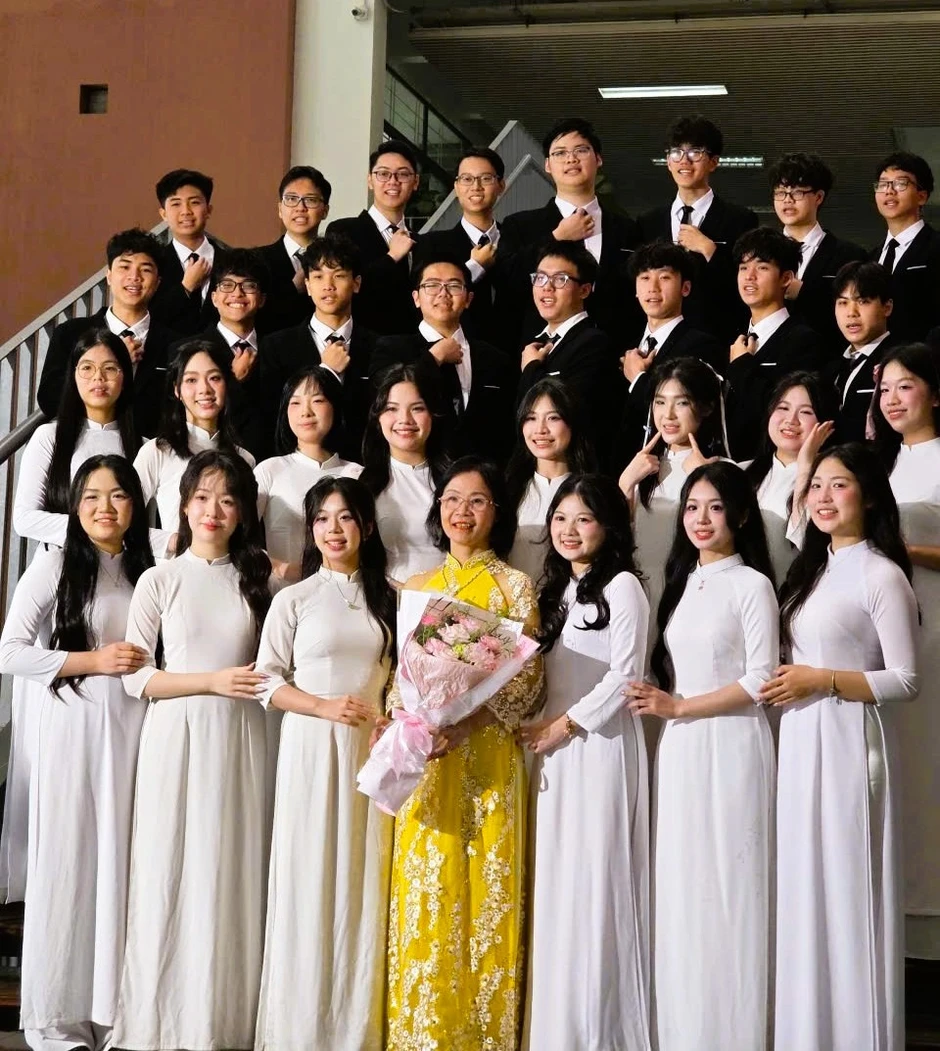 Một lớp có 3 học sinh cùng giành Huy chương Vàng Olympic quốc tế Một lớp có 3 học sinh cùng giành Huy chương Vàng Olympic quốc tế