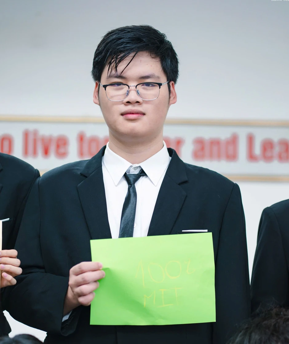 Một lớp có 3 học sinh cùng giành Huy chương Vàng Olympic quốc tế Một lớp có 3 học sinh cùng giành Huy chương Vàng Olympic quốc tế