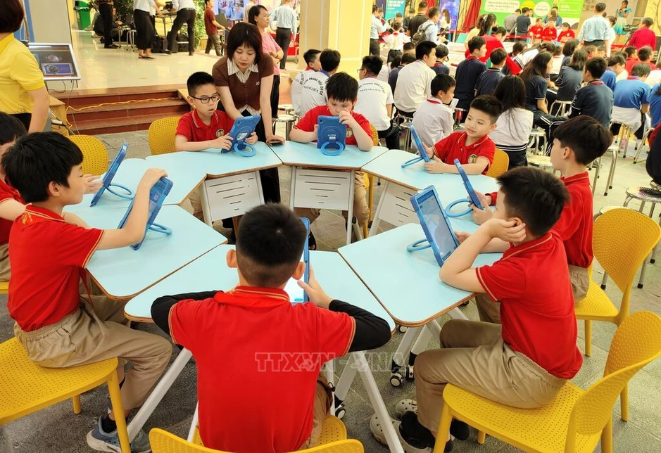 Một năm chính quyền địa phương hai cấp: Thêm thuận lợi cho trường học, phụ huynh và học sinh Một năm chính quyền địa phương hai cấp: Thêm thuận lợi cho trường học, phụ huynh và học sinh