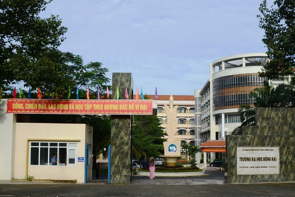 Một trường đại học ở Đồng Nai thu hút Giáo sư với mức hỗ trợ 400 triệu đồng Một trường đại học ở Đồng Nai thu hút Giáo sư với mức hỗ trợ 400 triệu đồng