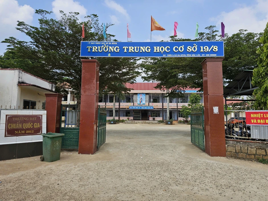 Một trường học xảy ra 2 vụ bạo lực học đường khiến học sinh nhập viện Một trường học xảy ra 2 vụ bạo lực học đường khiến học sinh nhập viện