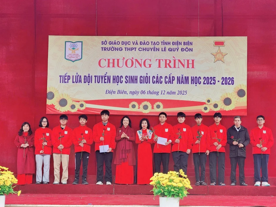 Nam sinh 17 tuổi ở xã biên giới Điện Biên đạt giải thưởng Toán học danh giá Nam sinh 17 tuổi ở xã biên giới Điện Biên đạt giải thưởng Toán học danh giá