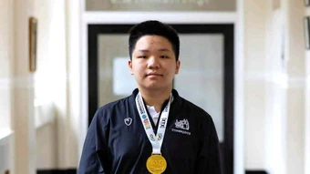 Nam sinh 18 tuổi thành 'huyền thoại' Olympic Toán quốc tế