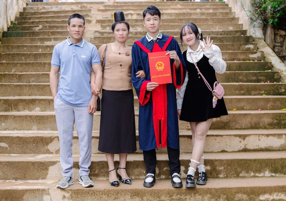 Nam sinh đỗ sĩ quan pháo binh, cả làng mở tiệc mừng khiến dân mạng xúc động Nam sinh đỗ sĩ quan pháo binh, cả làng mở tiệc mừng khiến dân mạng xúc động