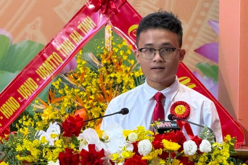 Nam sinh giành 2 Huy chương Olympic Toán quốc tế, 2 lần nhận Huân chương Lao động