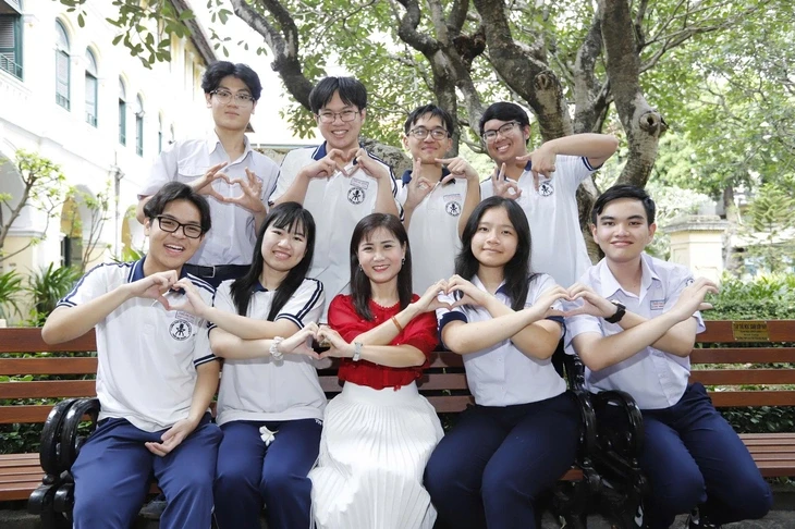 Nam sinh hai lần đoạt giải nhất quốc gia: Giỏi Anh, chinh phục luôn tiếng Pháp C2 Nam sinh hai lần đoạt giải nhất quốc gia: Giỏi Anh, chinh phục luôn tiếng Pháp C2